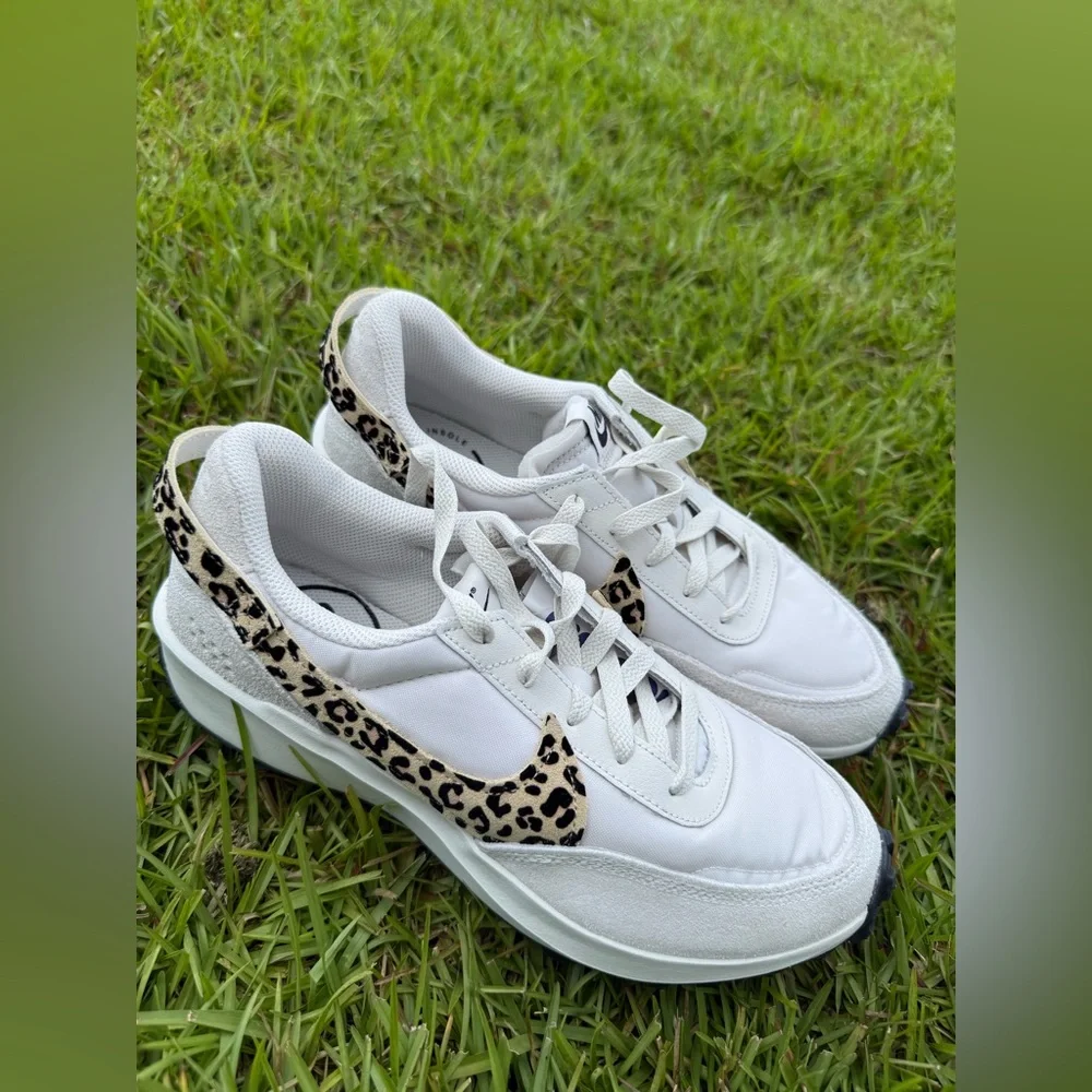 Nike step out